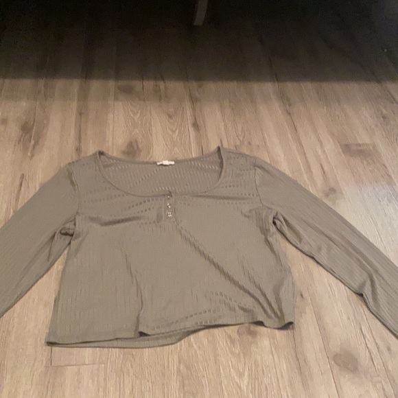 Cute green crop top - Picture 2 of 2